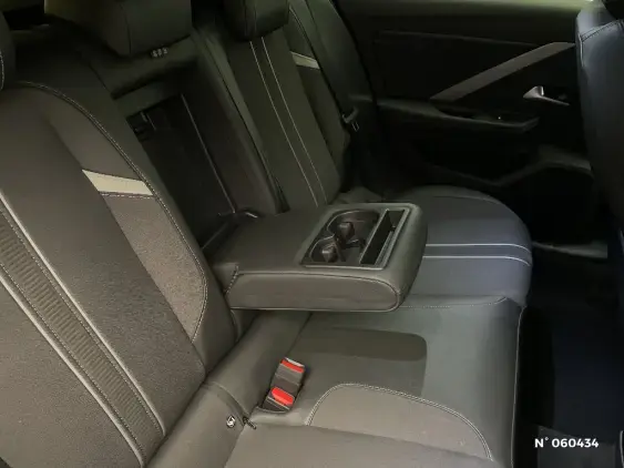 OPEL ASTRA L - voiture d'occasion - Photo 11
