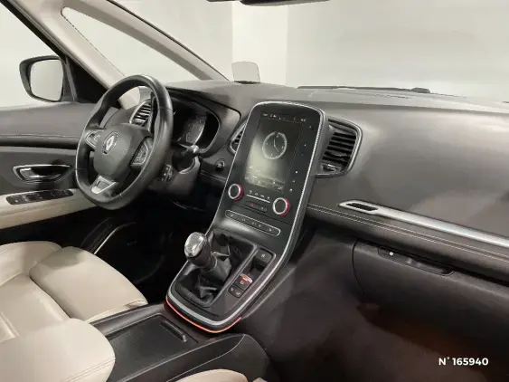 RENAULT SCENIC IV - voiture d'occasion - Photo 10