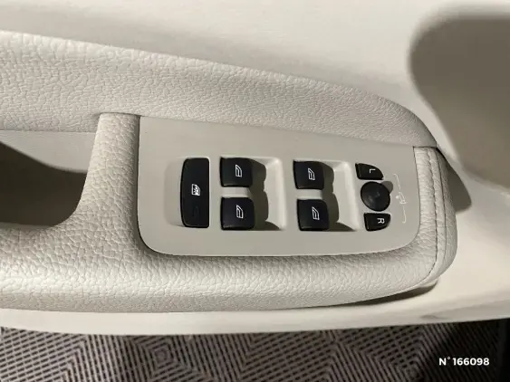 VOLVO XC60 II - voiture d'occasion - Photo 31