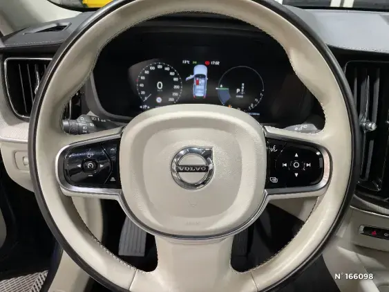 VOLVO XC60 II - voiture d'occasion - Photo 32