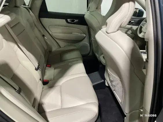 VOLVO XC60 II - voiture d'occasion - Photo 11