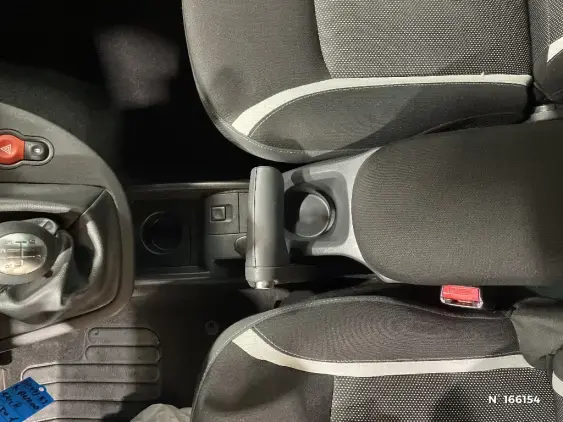 RENAULT KANGOO II - voiture d'occasion - Photo 29