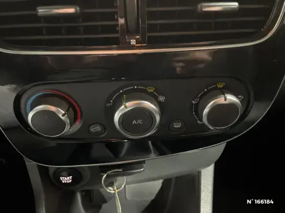 RENAULT CLIO IV - voiture d'occasion - Photo 31