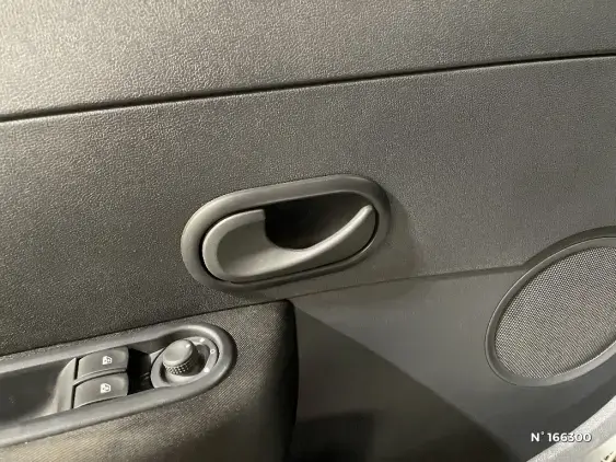 RENAULT CLIO III SOCIETE - voiture d'occasion - Photo 22