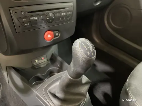 RENAULT CLIO III SOCIETE - voiture d'occasion - Photo 26