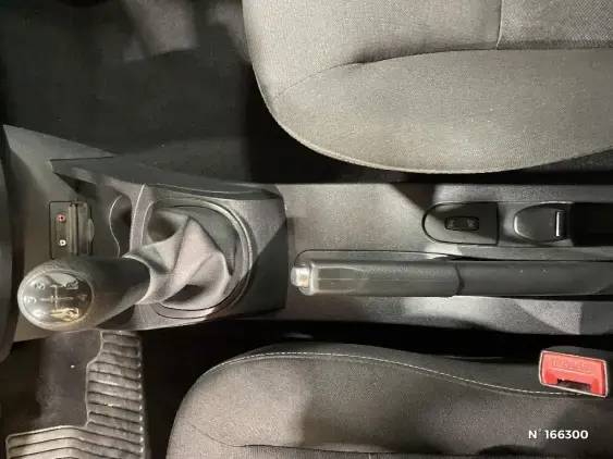 RENAULT CLIO III SOCIETE - voiture d'occasion - Photo 27