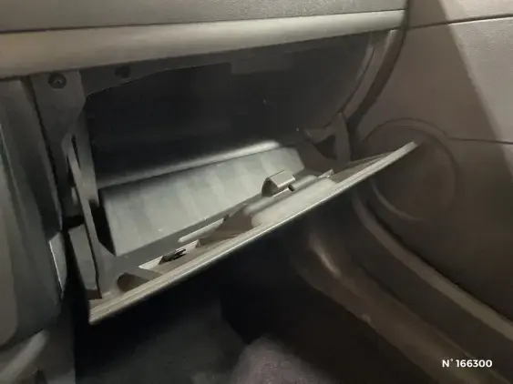 RENAULT CLIO III SOCIETE - voiture d'occasion - Photo 28