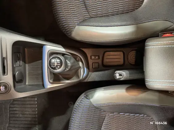 RENAULT CAPTUR - voiture d'occasion - Photo 27