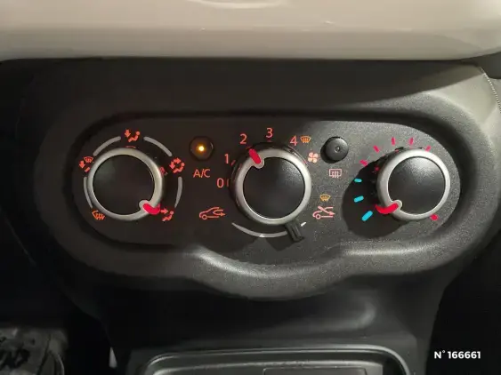 RENAULT TWINGO III - voiture d'occasion - Photo 26