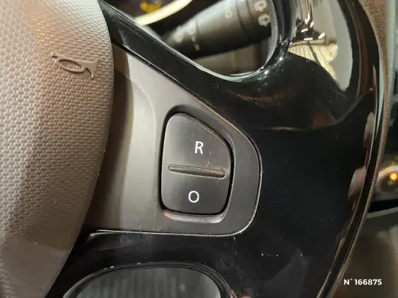 RENAULT CLIO IV - voiture d'occasion - Photo 26