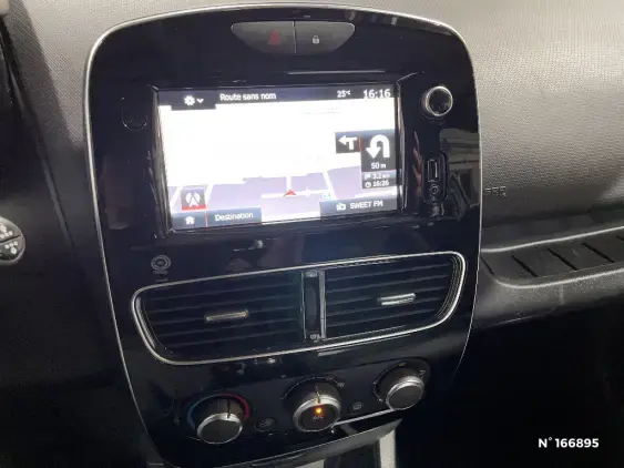 RENAULT CLIO IV - voiture d'occasion - Photo 13