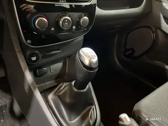 RENAULT CLIO IV - voiture d'occasion - Photo 29