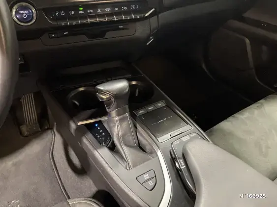 LEXUS UX - voiture d'occasion - Photo 29