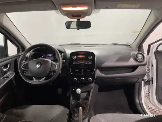 RENAULT CLIO IV - voiture d'occasion - Photo 8