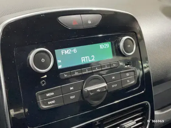 RENAULT CLIO IV - voiture d'occasion - Photo 12