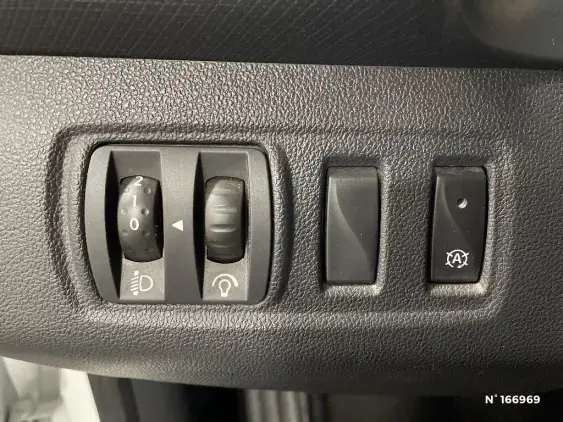 RENAULT CLIO IV - voiture d'occasion - Photo 13