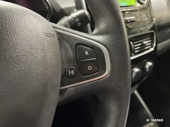 RENAULT CLIO IV - voiture d'occasion - Photo 27
