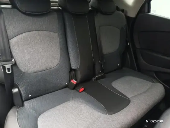 RENAULT CAPTUR - voiture d'occasion - Photo 11