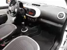 RENAULT TWINGO III - Photo 10