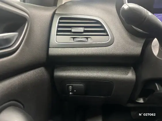 RENAULT MEGANE IV - voiture d'occasion - Photo 14