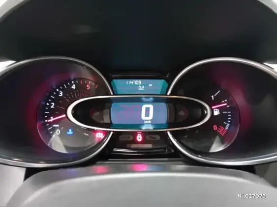 RENAULT CLIO IV - voiture d'occasion - Photo 12