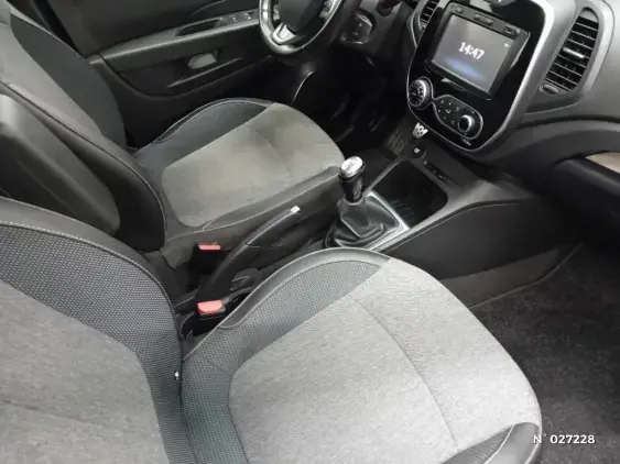 RENAULT CAPTUR - voiture d'occasion - Photo 10
