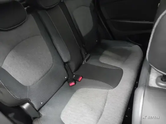 RENAULT CAPTUR - voiture d'occasion - Photo 11