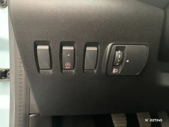 RENAULT TWINGO III - voiture d'occasion - Photo 14