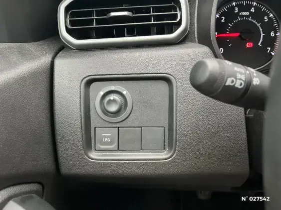 DACIA DUSTER II - voiture d'occasion - Photo 15