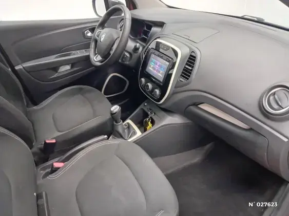 RENAULT CAPTUR - voiture d'occasion - Photo 10