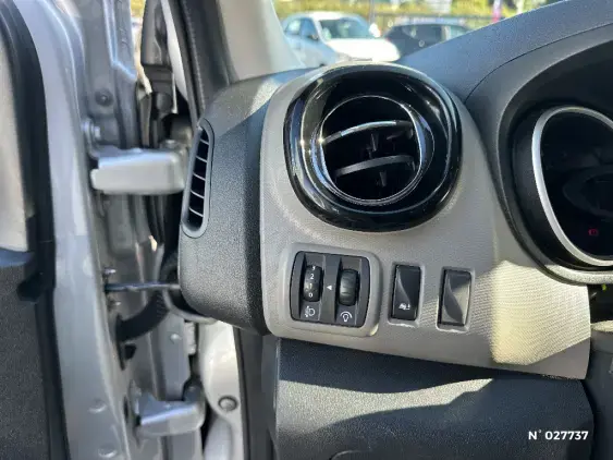 RENAULT TRAFIC III - voiture d'occasion - Photo 13