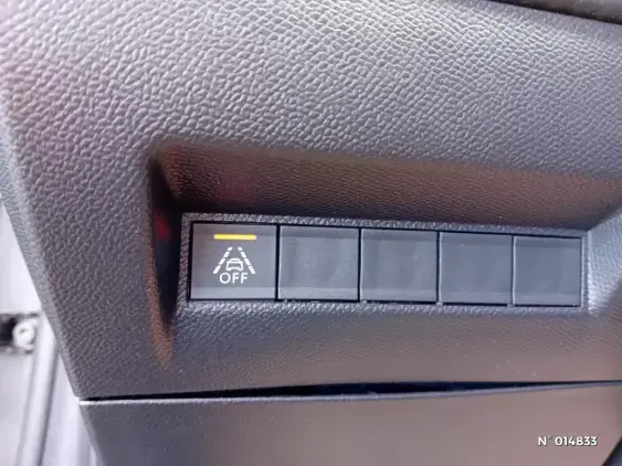 PEUGEOT 208 II - voiture d'occasion - Photo 14