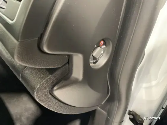 RENAULT MEGANE IV - voiture d'occasion - Photo 24