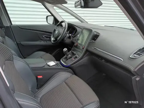 RENAULT SCENIC IV - voiture d'occasion - Photo 10