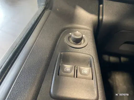 RENAULT TRAFIC FG III - voiture d'occasion - Photo 25