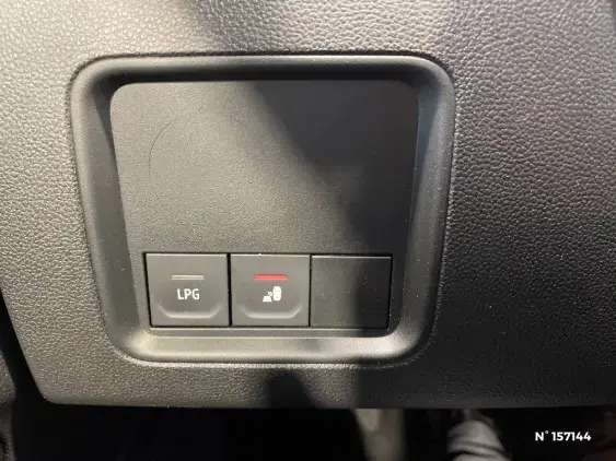 DACIA DUSTER II - voiture d'occasion - Photo 15