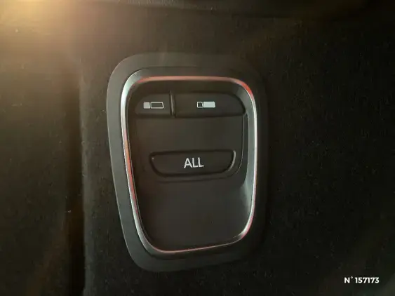 RENAULT SCENIC IV - voiture d'occasion - Photo 24