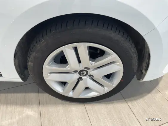 RENAULT CLIO V - voiture d'occasion - Photo 8