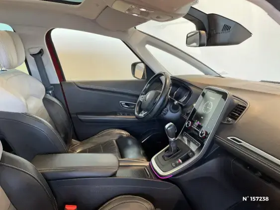 RENAULT SCENIC IV - voiture d'occasion - Photo 10