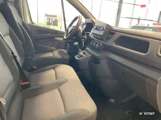 RENAULT TRAFIC FG III - voiture d'occasion - Photo 9