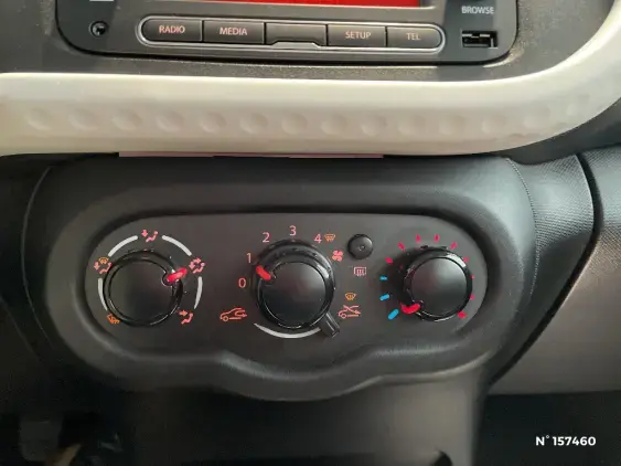 RENAULT TWINGO III - voiture d'occasion - Photo 23