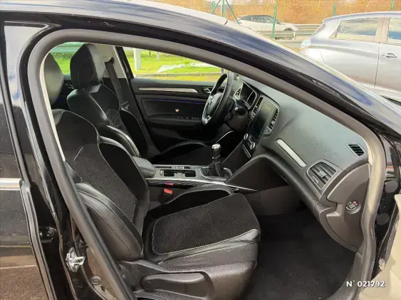 RENAULT MEGANE IV - voiture d'occasion - Photo 10