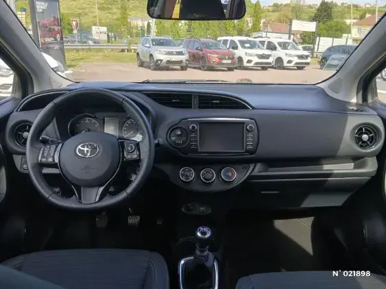 TOYOTA YARIS III - voiture d'occasion - Photo 9
