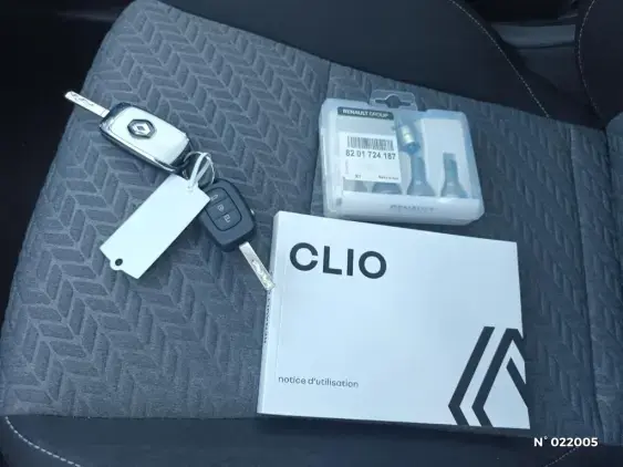 RENAULT CLIO V - voiture d'occasion - Photo 26