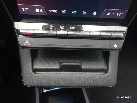 RENAULT MEGANE V - voiture d'occasion - Photo 26