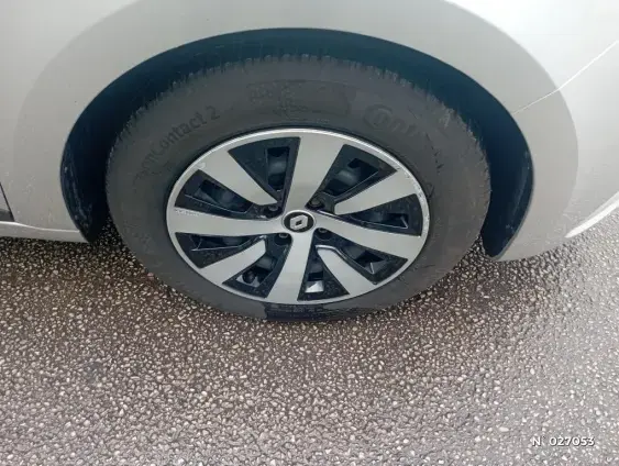 RENAULT CLIO V - voiture d'occasion - Photo 8