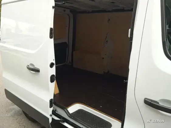 RENAULT TRAFIC FG III - voiture d'occasion - Photo 11