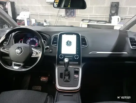 RENAULT SCENIC IV - voiture d'occasion - Photo 9