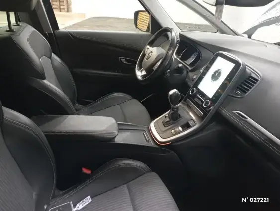 RENAULT SCENIC IV - voiture d'occasion - Photo 10