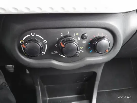 RENAULT TWINGO III - voiture d'occasion - Photo 14